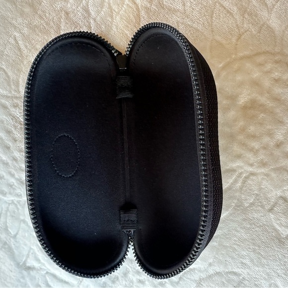 Costa Del Mar EVA Zippered Sunglass Case - Picture 2 of 3